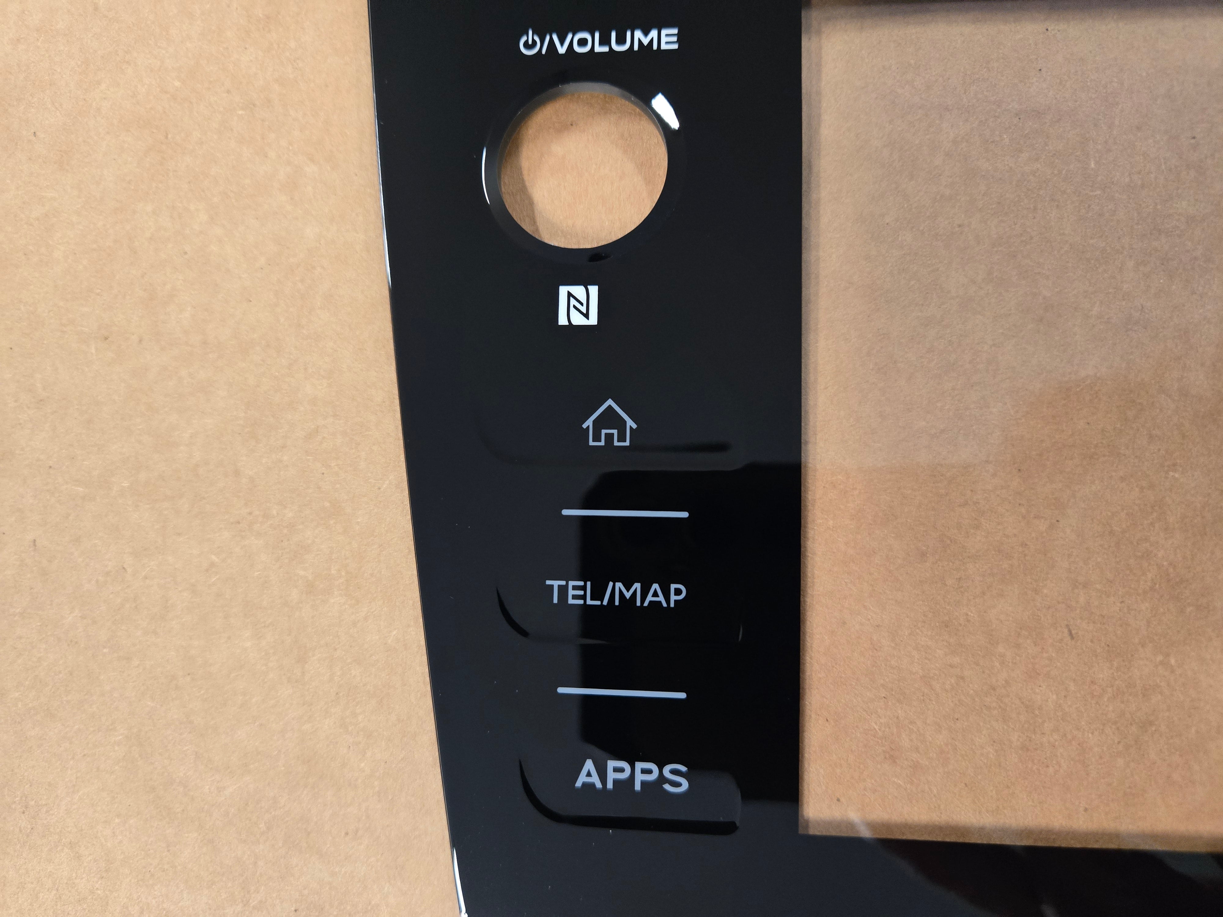 Screen only. Subaru Outback and Legacy 2018 2019 Harman Kardon touchscreen screen